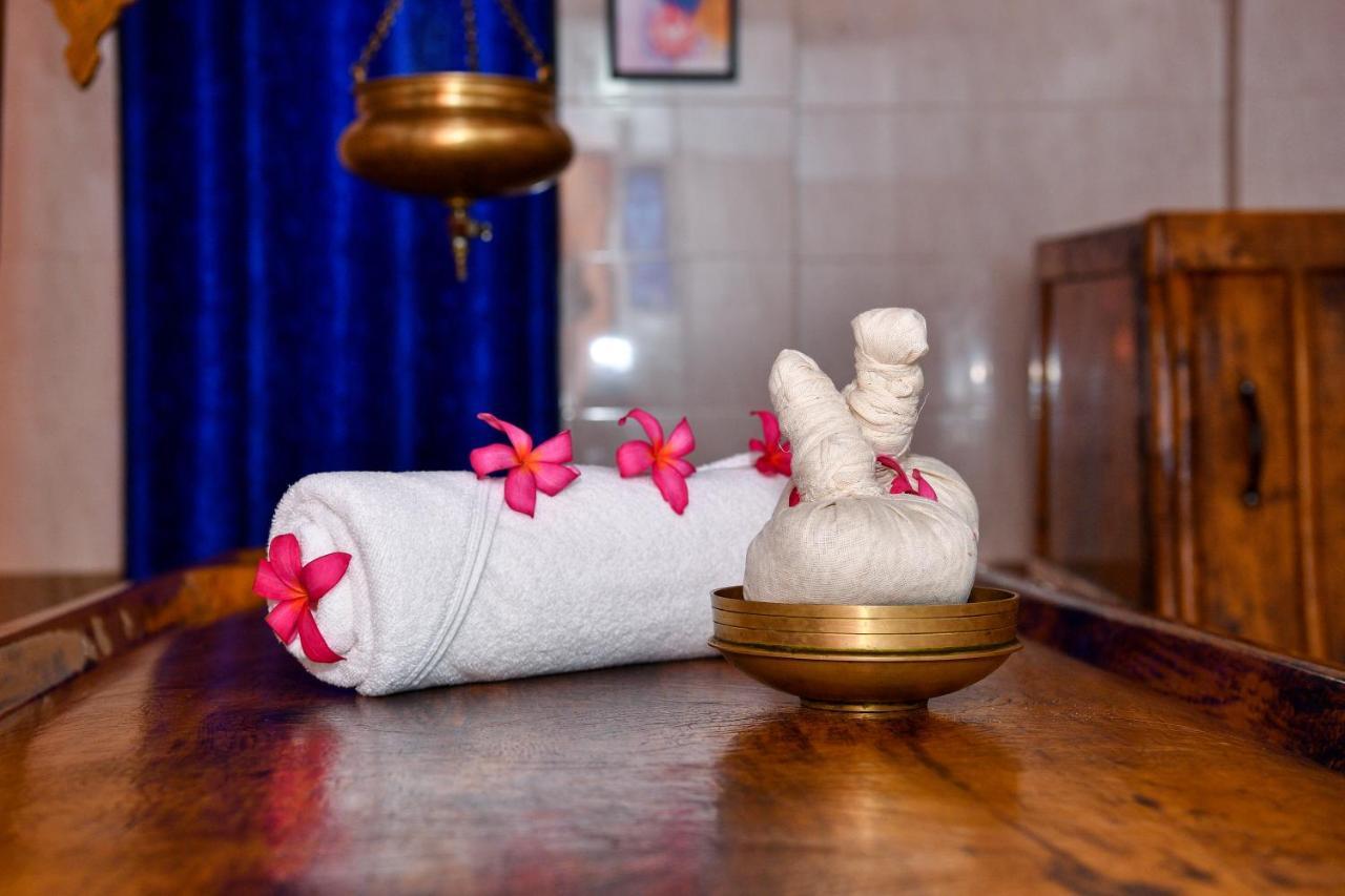 The Royal Heritage Hotel And Ayurvedic Center Тривандрум Экстерьер фото